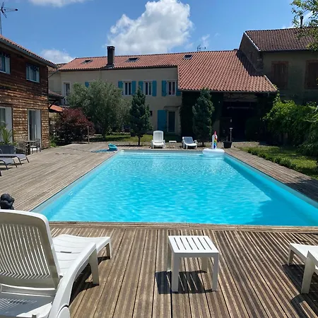 Hotel D'hotes La Cour Des Saligues 3*