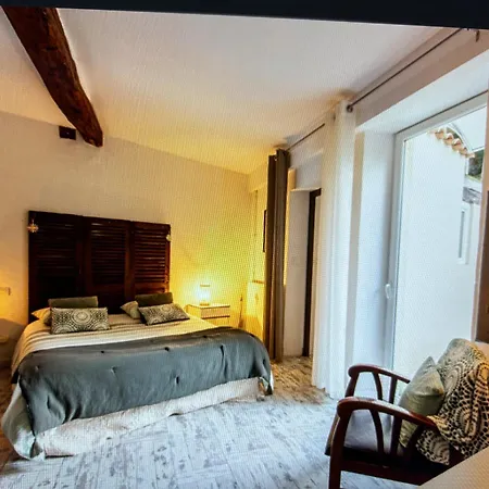 D'hotes La Cour Des Saligues 3*