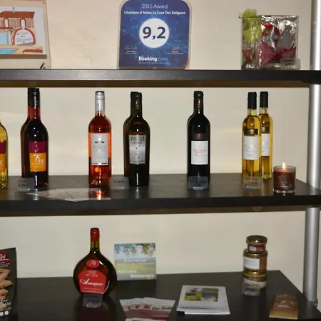 D'hotes La Cour Des Saligues 3*