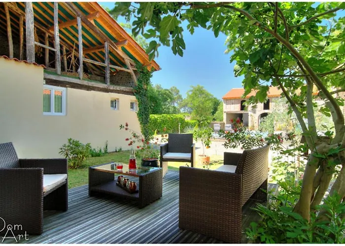 Ξενοδοχείο D'hotes La Cour Des Saligues 3*